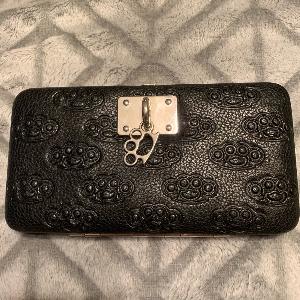 BLACK BRASS KNUCKLE HINGE WALLET